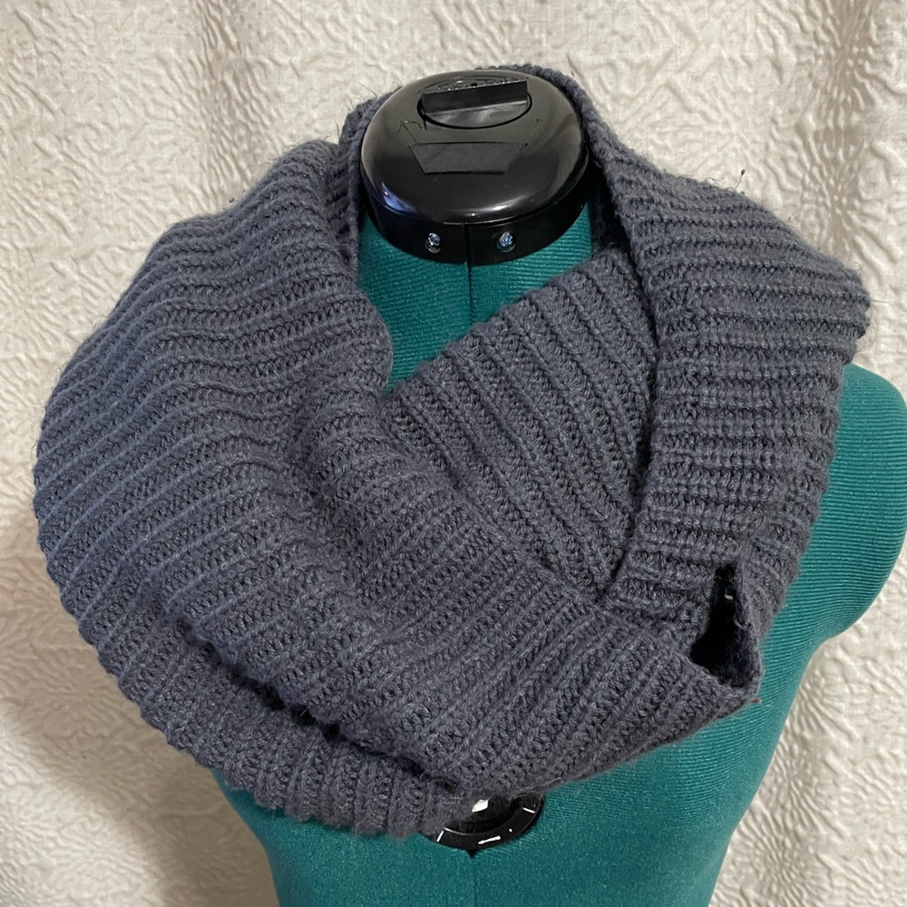 Gray Infinity Scarf - Picture 8 of 8